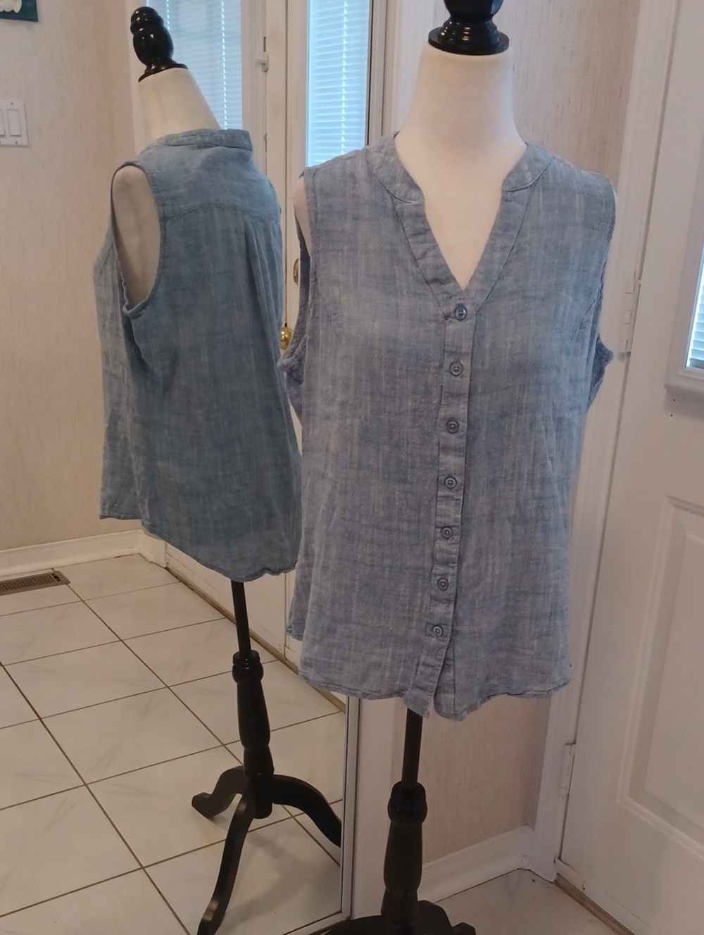 4/$40 Light Blue Sleeveless Button-Front Blouse - Size Medium